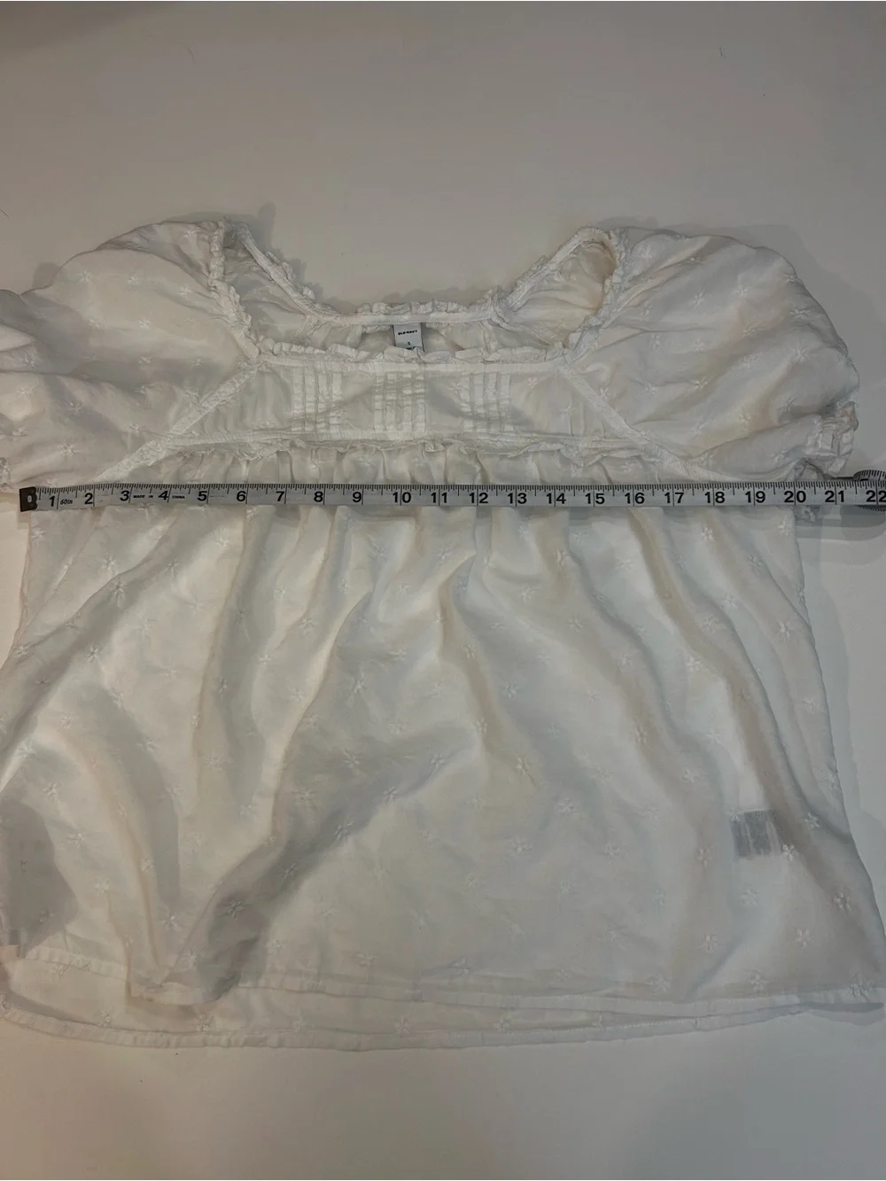 Old Navy White Embroidered Puff-Sleeve Peasant Top